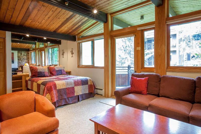 Laurelwood Condominiums Snowmass Village Room photo